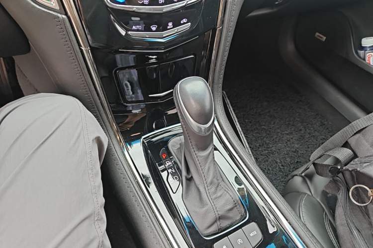 Used Cadillac ATS-L 2017 28T Fashion Edition Gear Lever