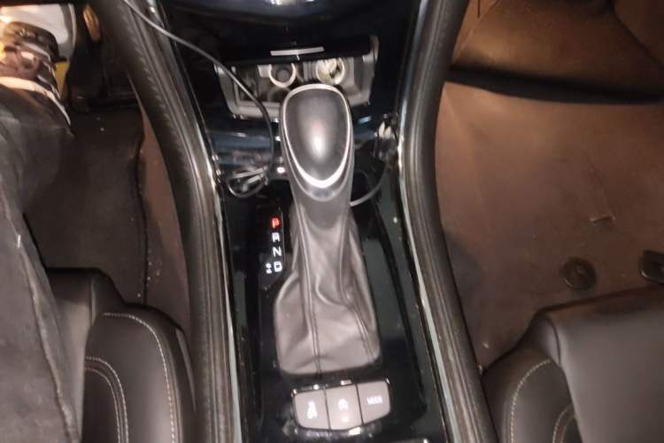 Used Cadillac ATS-L 2017 28T Tech Edition Gear Lever