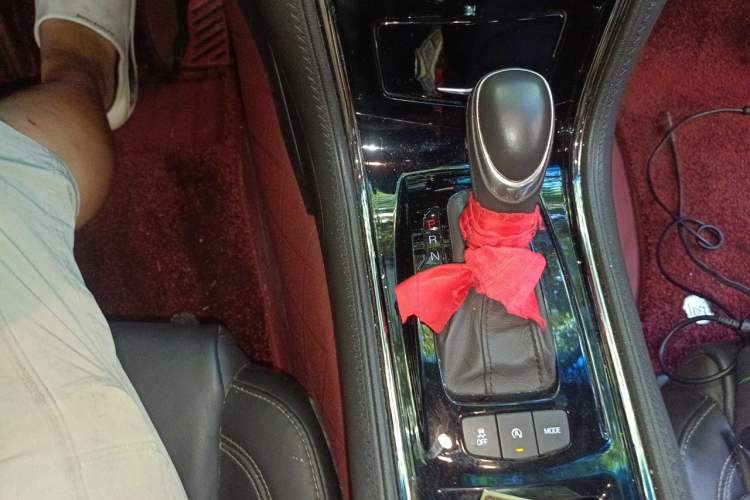 Used Cadillac ATS-L 2017 28T Fashion Edition Gear Lever