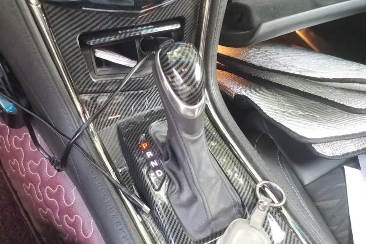 Used Cadillac ATS-L 2017 28T Tech Edition Gear Lever