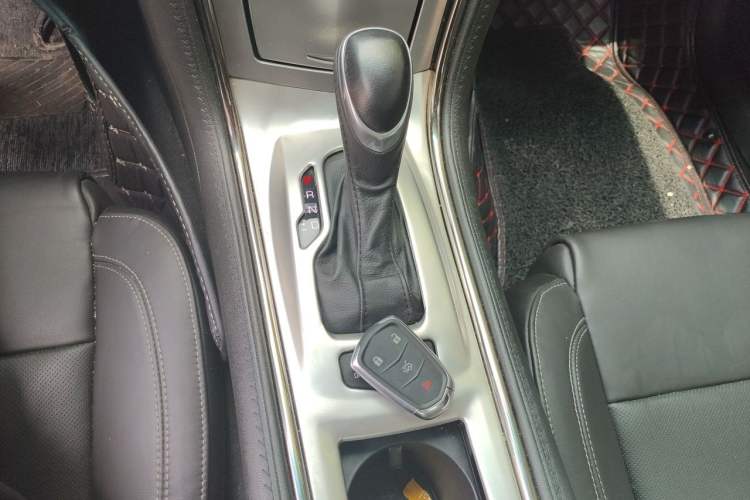 Used Cadillac ATS-L 2017 28T Fashion Edition Gear Lever