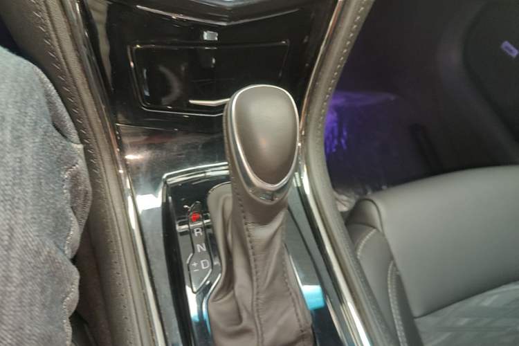 Used Cadillac ATS-L 2017 28T Tech Edition Gear Lever