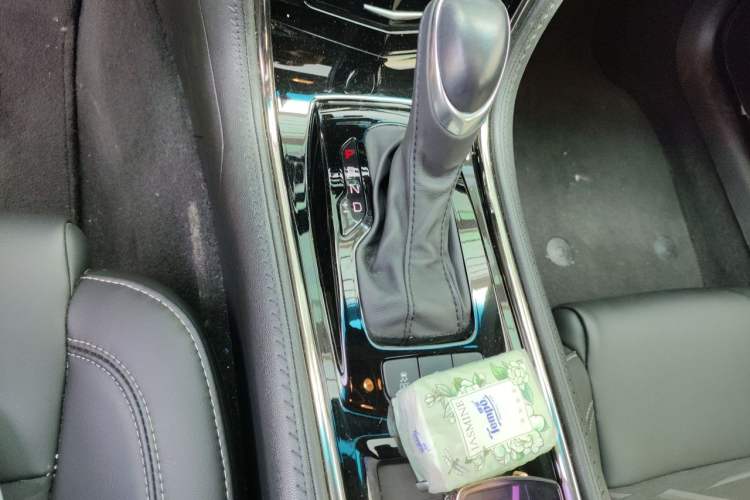 Used Cadillac ATS-L 2017 28T Tech Edition Gear Lever