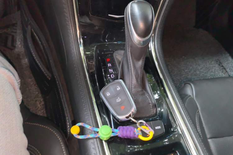 Used Cadillac ATS-L 2017 28T Fashion Edition Gear Lever