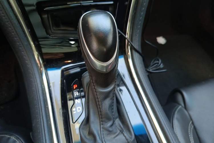 Used Cadillac ATS-L 2017 28T Fashion Edition Gear Lever