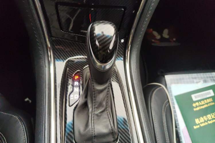 Used Cadillac ATS-L 2017 28T Fashion Edition Gear Lever