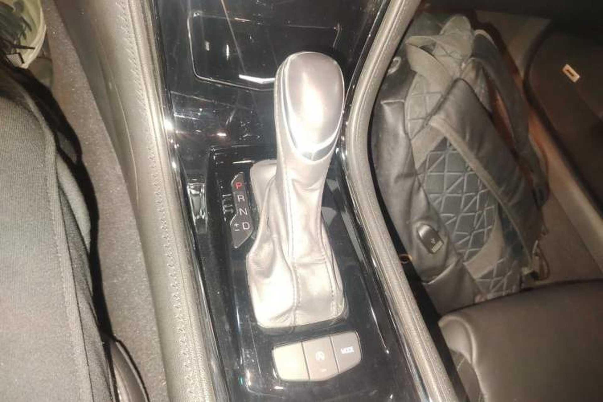 Used Cadillac ATS-L 2017 28T Fashion Edition Gear Lever