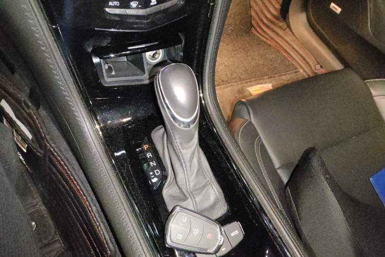 Used Cadillac ATS-L 2017 28T Fashion Edition Gear Lever