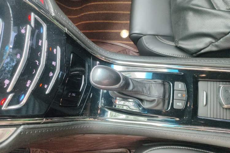 Used Cadillac ATS-L 2017 28T Tech Edition Gear Lever