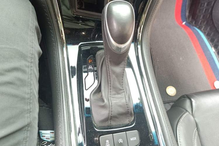 Used Cadillac ATS-L 2017 28T Fashion Edition Gear Lever