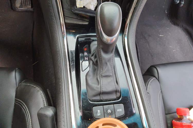 Used Cadillac ATS-L 2017 28T Tech Edition Gear Lever