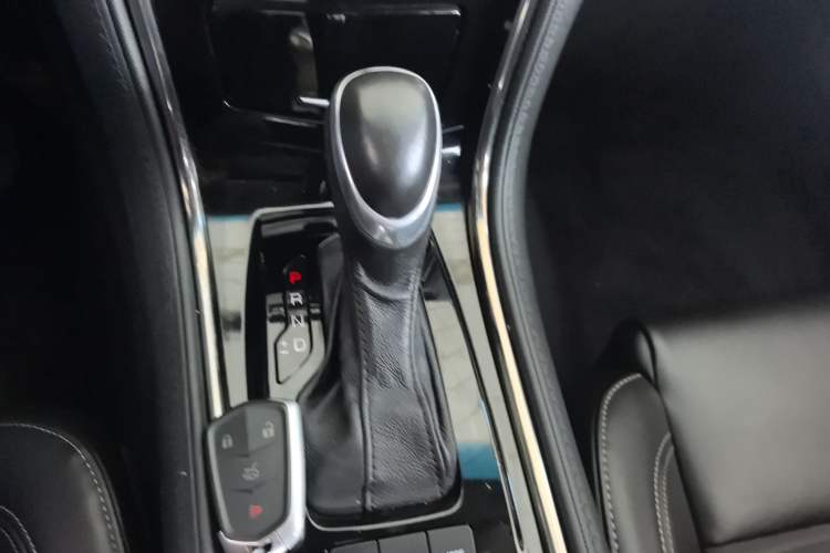 Used Cadillac ATS-L 2017 28T Tech Edition Gear Lever