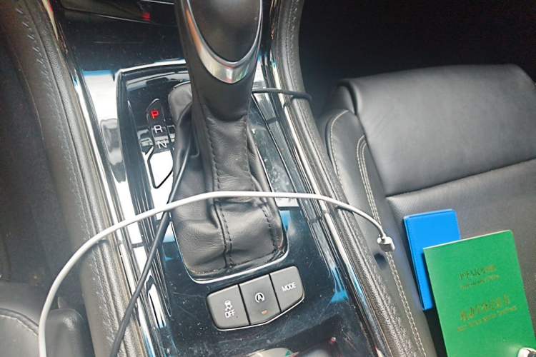 Used Cadillac ATS-L 2017 28T Fashion Edition Gear Lever