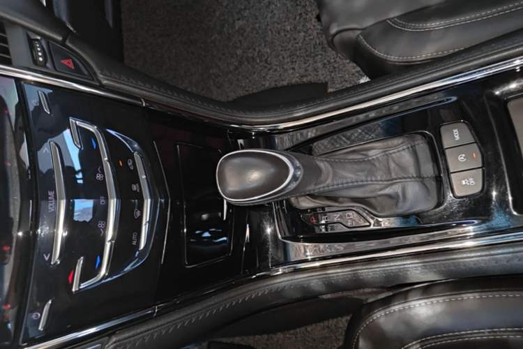 Used Cadillac ATS-L 2017 28T Fashion Edition Gear Lever