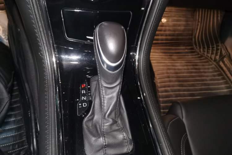Used Cadillac ATS-L 2017 28T Tech Edition Gear Lever