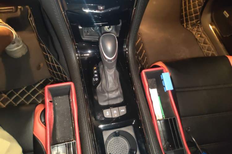 Used Cadillac ATS-L 2017 28T Tech Edition Gear Lever