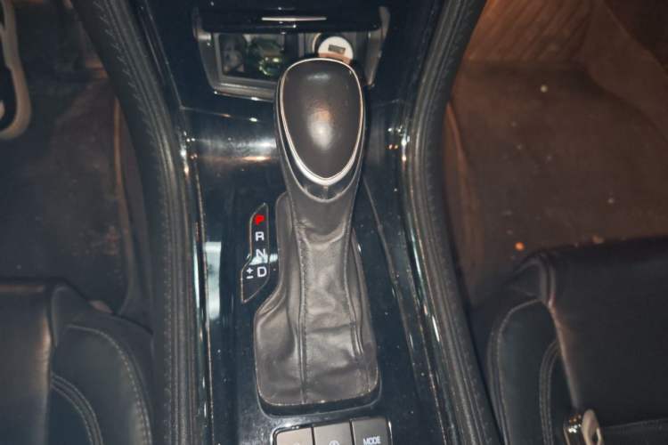 Used Cadillac ATS-L 2017 28T Fashion Edition Gear Lever