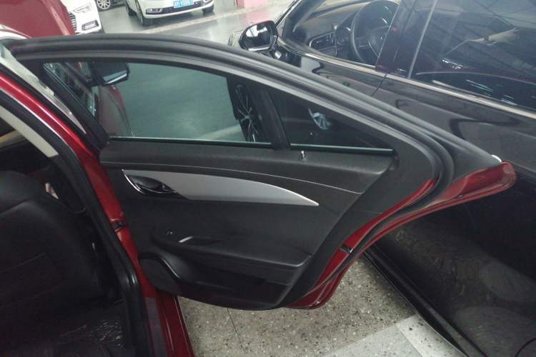 Used Cadillac ATS-L 2017 28T Fashion Edition Interior 6