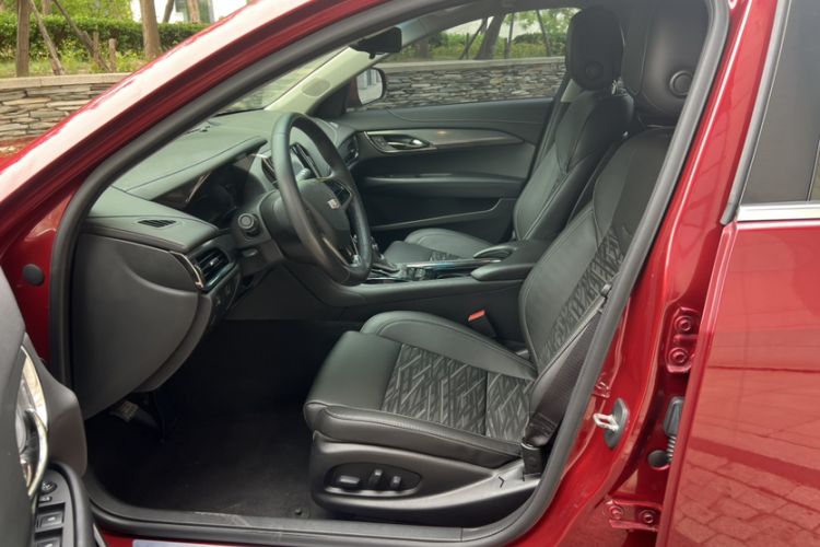 Used Cadillac ATS-L 2017 28T Tech Edition Interior 9
