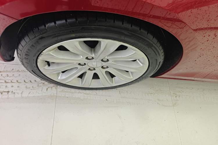Used Cadillac ATS-L 2017 28T Tech Edition Left Front Wheel Hub