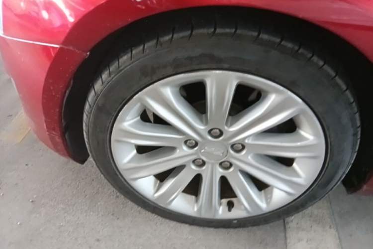 Used Cadillac ATS-L 2017 28T Tech Edition Left Front Wheel Hub