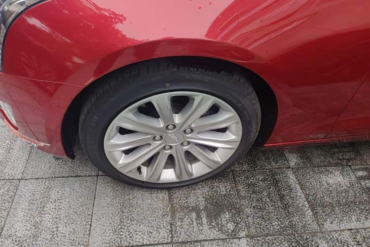 Used Cadillac ATS-L 2017 28T Tech Edition Left Front Wheel Hub