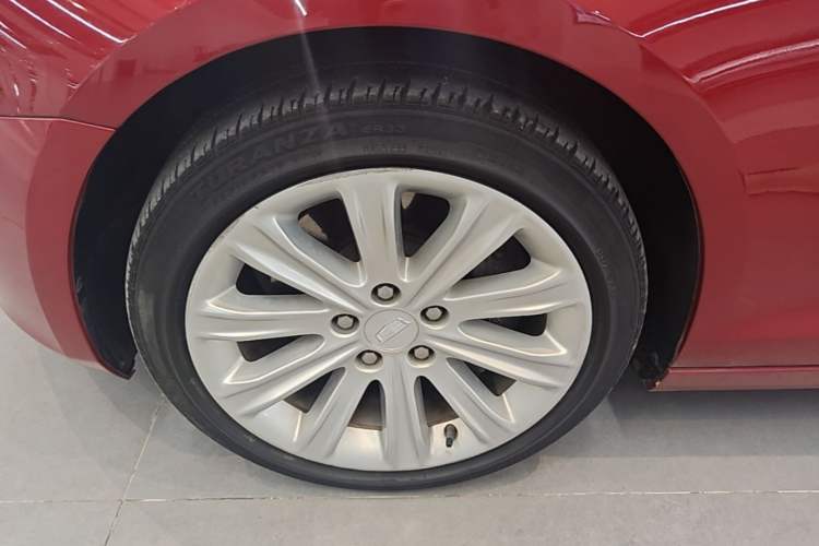 Used Cadillac ATS-L 2017 28T Tech Edition Left Front Wheel Hub