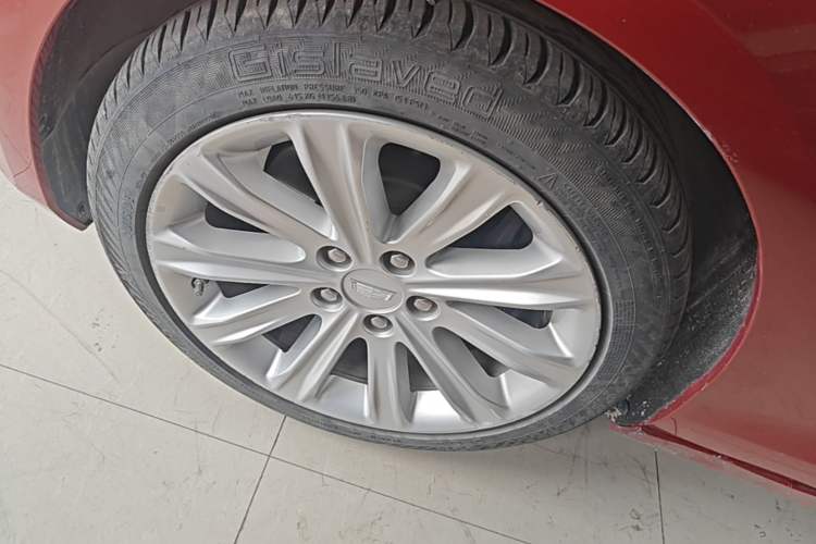 Used Cadillac ATS-L 2017 28T Tech Edition Left Front Wheel Hub