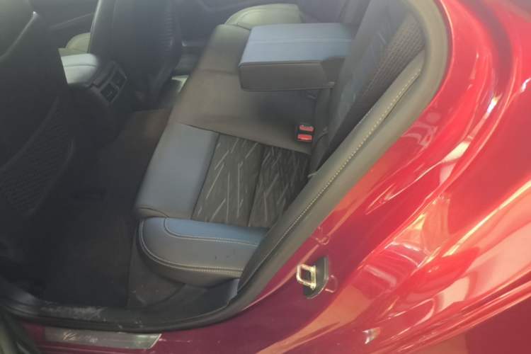 Used Cadillac ATS-L 2017 28T Tech Edition Left Rear Seat