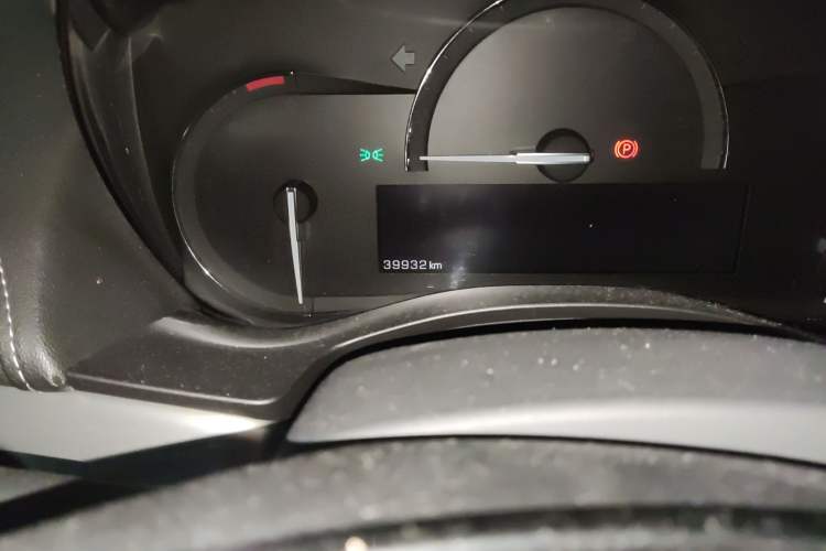 Used Cadillac ATS-L 2017 28T Fashion Edition Odometer Close Up