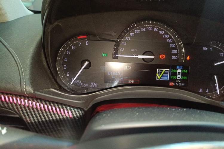 Used Cadillac ATS-L 2017 28T Fashion Edition Odometer Close Up