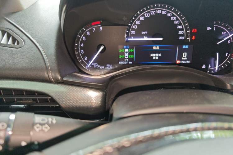 Used Cadillac ATS-L 2017 28T Tech Edition Odometer Close Up
