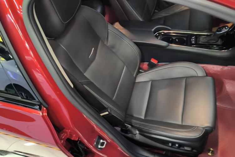 Used Cadillac ATS-L 2017 28T Fashion Edition Right Front Seat