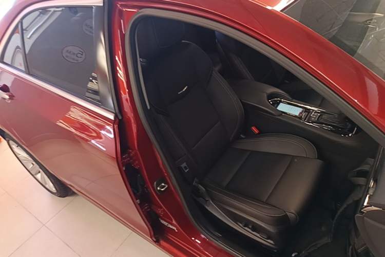 Used Cadillac ATS-L 2017 28T Tech Edition Right Front Seat