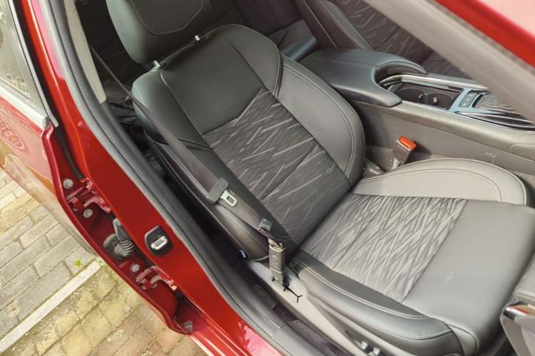 Used Cadillac ATS-L 2017 28T Tech Edition Right Front Seat