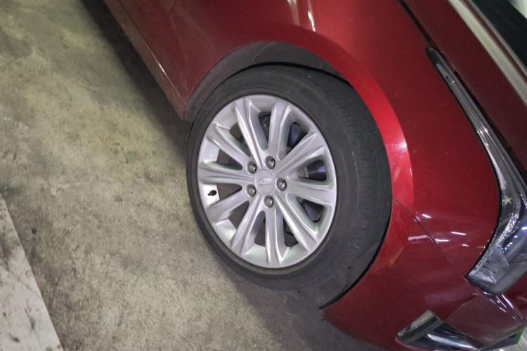 Used Cadillac ATS-L 2017 28T Elite Model Right Front Wheel Hub