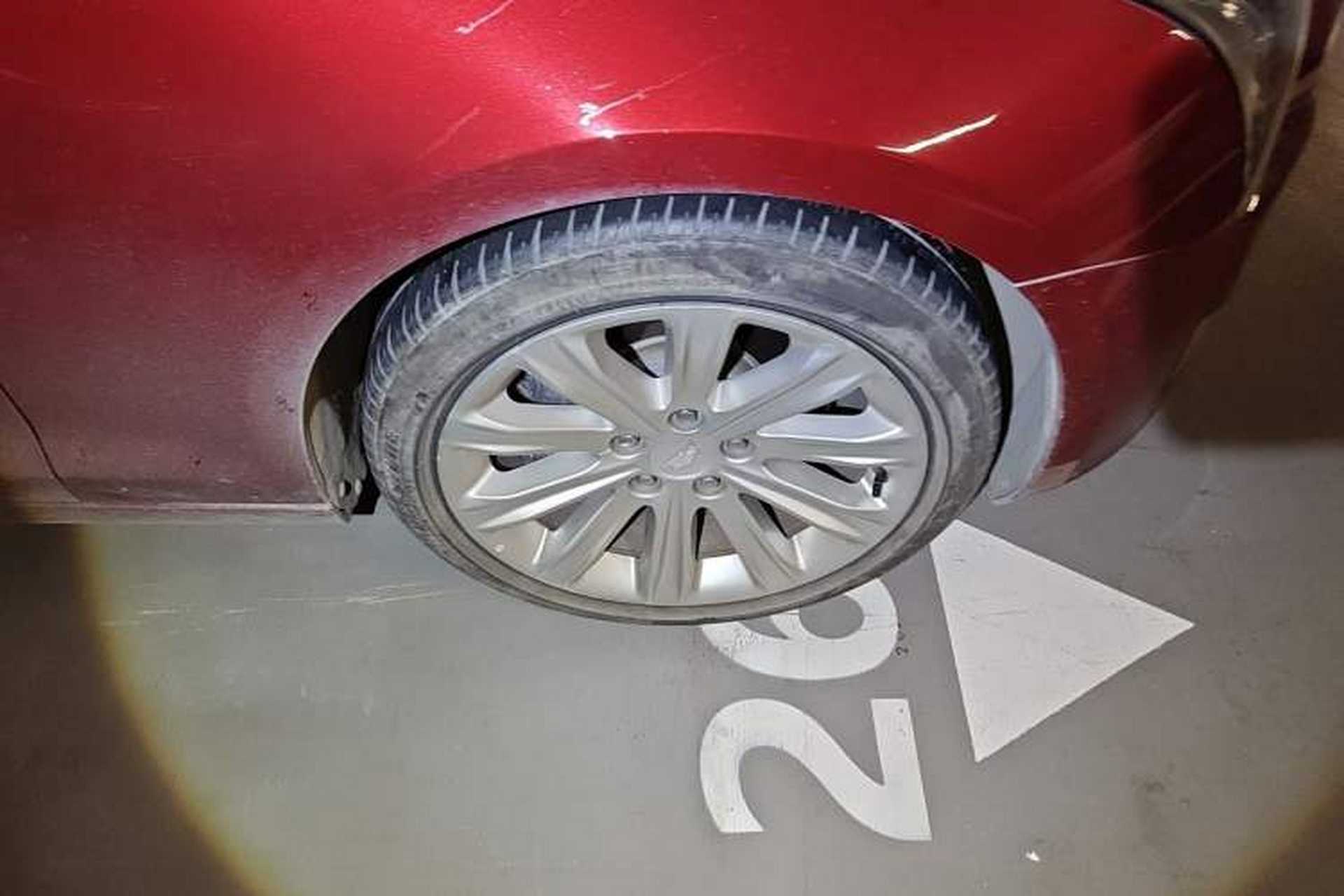 Used Cadillac ATS-L 2017 28T Tech Edition Right Front Wheel Hub