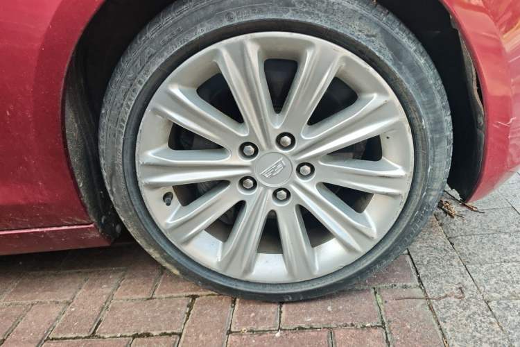 Used Cadillac ATS-L 2017 28T Tech Edition Right Front Wheel Hub