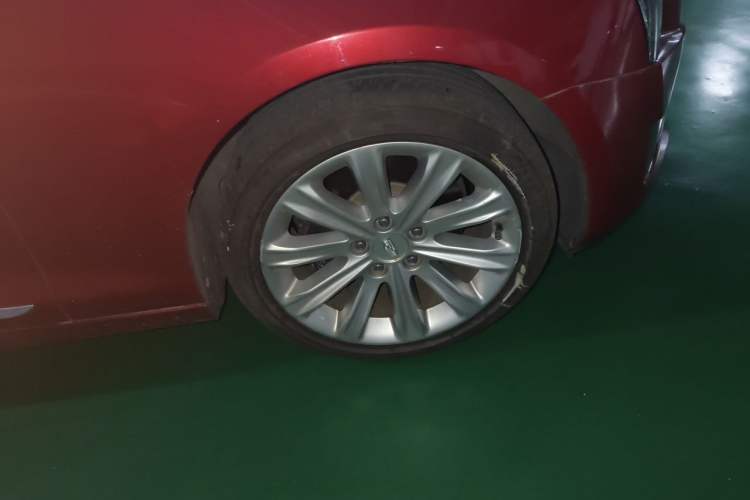 Used Cadillac ATS-L 2017 28T Tech Edition Right Front Wheel Hub