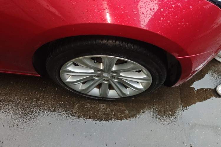 Used Cadillac ATS-L 2017 28T Tech Edition Right Front Wheel Hub