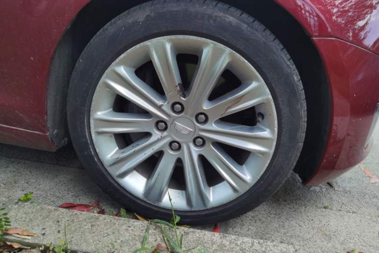 Used Cadillac ATS-L 2017 28T Fashion Edition Right Front Wheel Hub