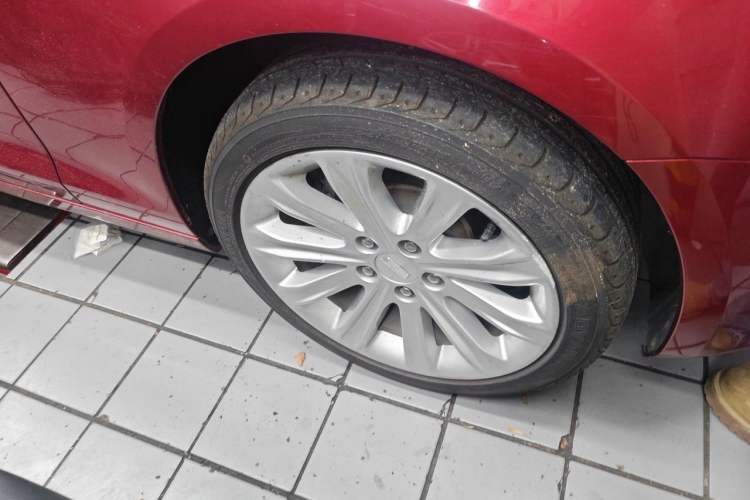Used Cadillac ATS-L 2017 28T Tech Edition Right Front Wheel Hub