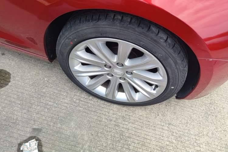 Used Cadillac ATS-L 2017 28T Fashion Edition Right Front Wheel Hub
