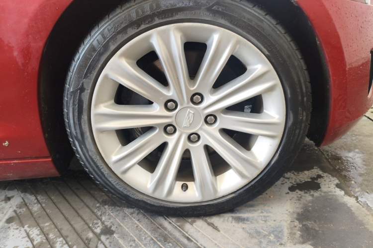 Used Cadillac ATS-L 2017 28T Fashion Edition Right Front Wheel Hub