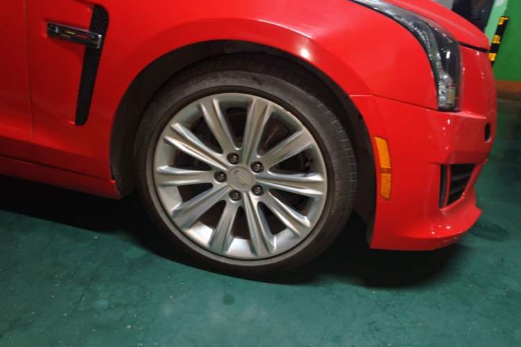 Used Cadillac ATS-L 2017 28T Tech Edition Right Front Wheel Hub