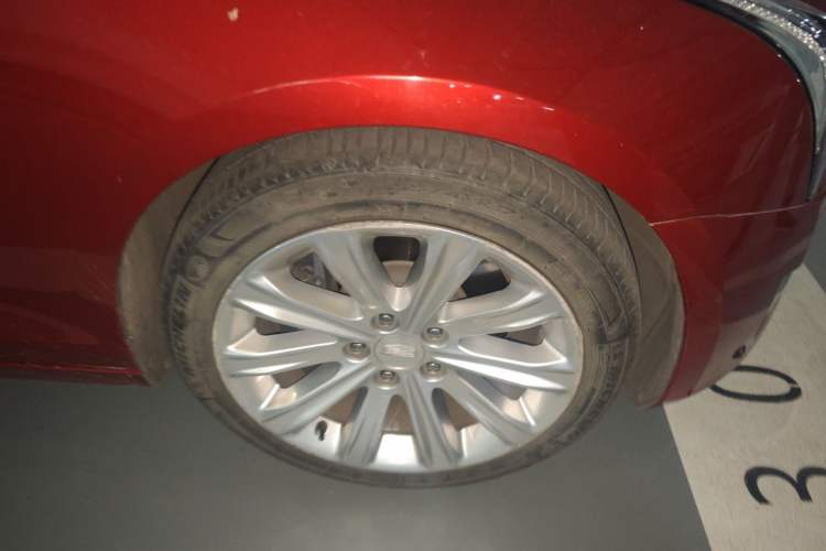 Used Cadillac ATS-L 2017 28T Tech Edition Right Front Wheel Hub