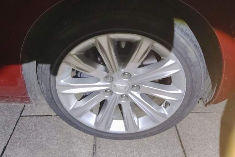 Used Cadillac ATS-L 2017 28T Fashion Edition Right Front Wheel Hub