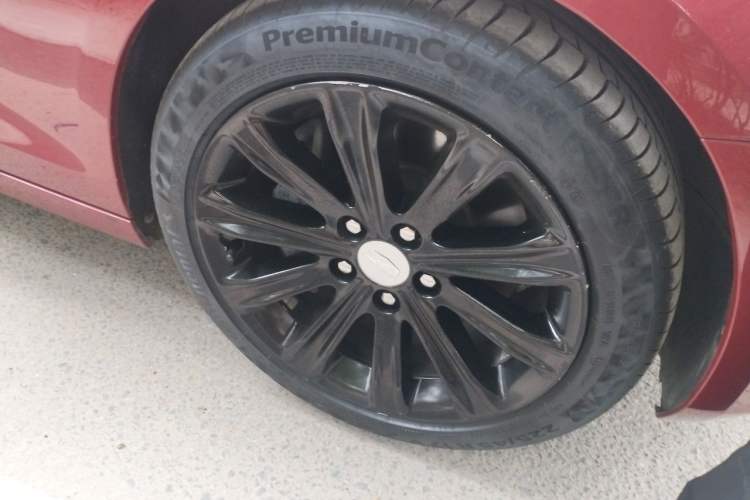 Used Cadillac ATS-L 2017 28T Fashion Edition Right Front Wheel Hub