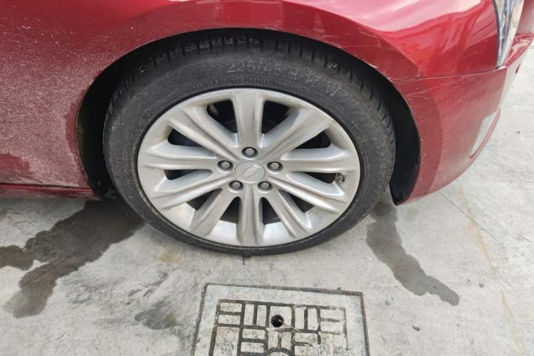 Used Cadillac ATS-L 2017 28T Tech Edition Right Front Wheel Hub