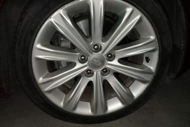 Used Cadillac ATS-L 2017 28T Fashion Edition Right Front Wheel Hub